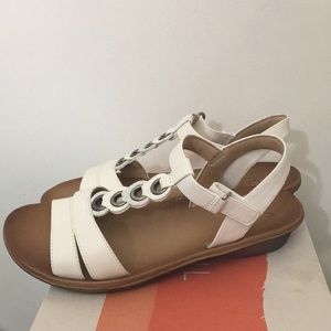 Naturalizer Soul Womens Size 6M White Sandal